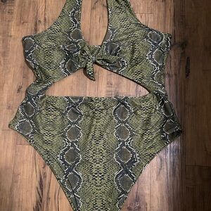 SHEIN Green Snake Print One Piece Swimsuit